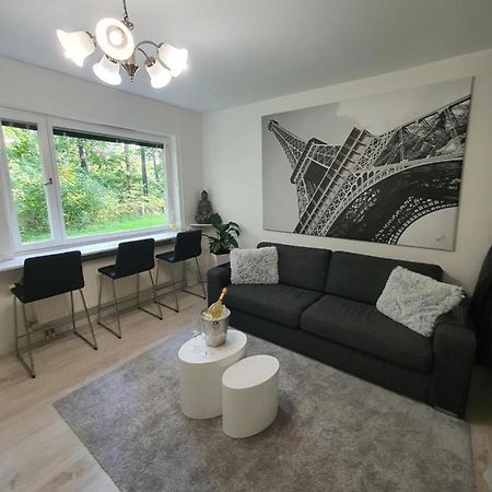Close To The Metro And The Beach!!! With A View Of The Scandinavian Forest Stokholm Dış mekan fotoğraf