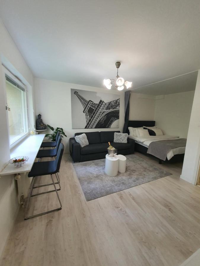 Close To The Metro And The Beach!!! With A View Of The Scandinavian Forest Stokholm Dış mekan fotoğraf